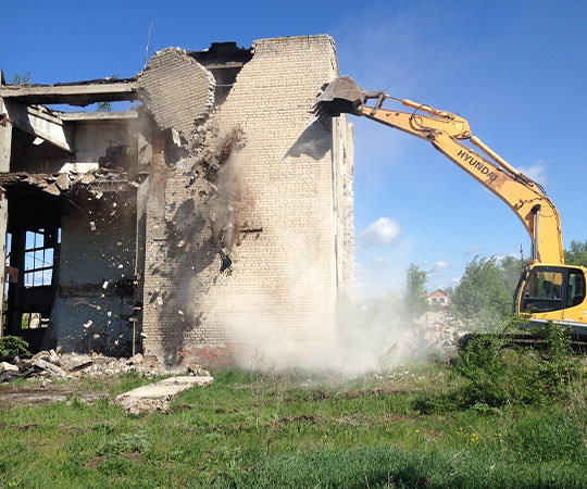 Демонтаж зданий в Ивантеевке и  Московской области